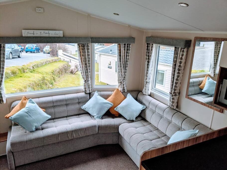 Large 4 Person Couples And Family Caravan In Newquay Bay Resort Екстериор снимка