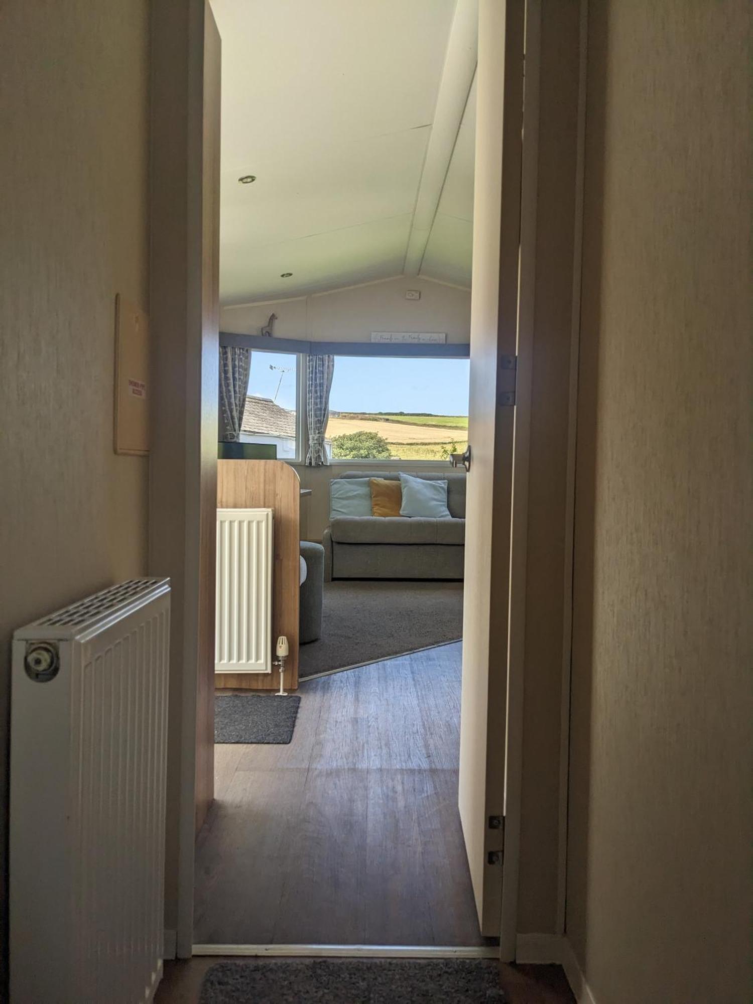 Large 4 Person Couples And Family Caravan In Newquay Bay Resort Екстериор снимка
