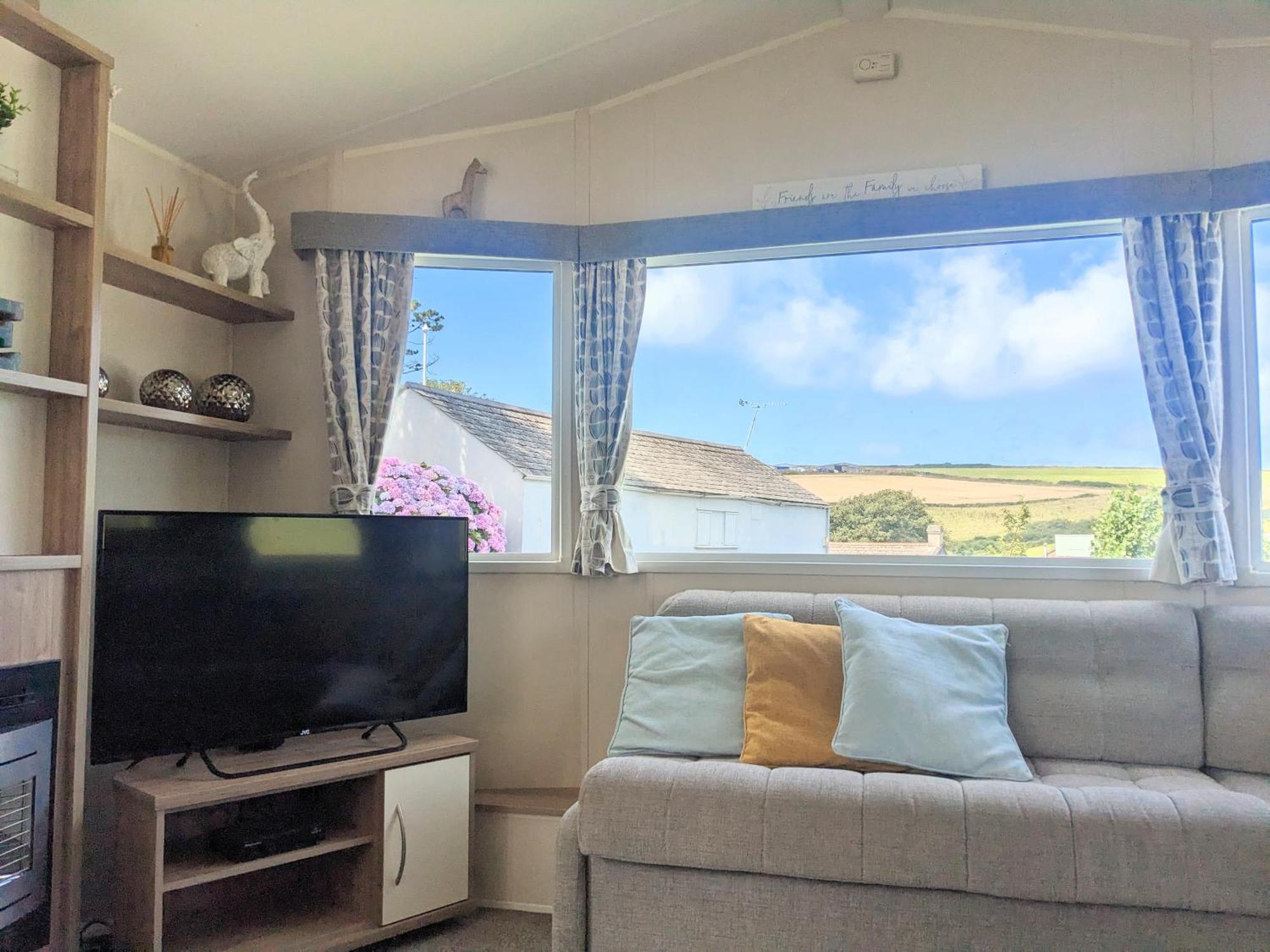 Large 4 Person Couples And Family Caravan In Newquay Bay Resort Екстериор снимка